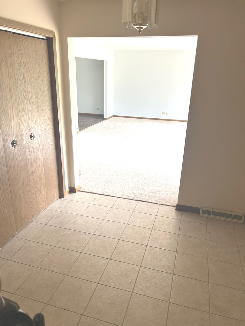 1125 Morningside Drive Elgin, IL 60123 - Photo 14 of 42 a view of bathroom