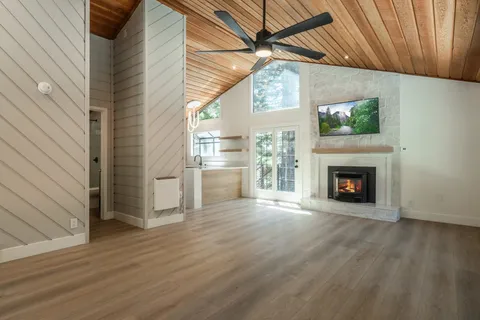 $1,199,000 | 235 Forest Trail, Unit 5, Mammoth Lakes, CA 93546