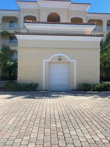 $449,900 | 29 Harbour Isle Drive West, Unit 201, Fort Pierce, FL 34949