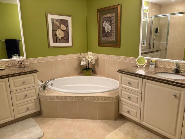 $449,900 | 29 Harbour Isle Drive West, Unit 201, Fort Pierce, FL 34949