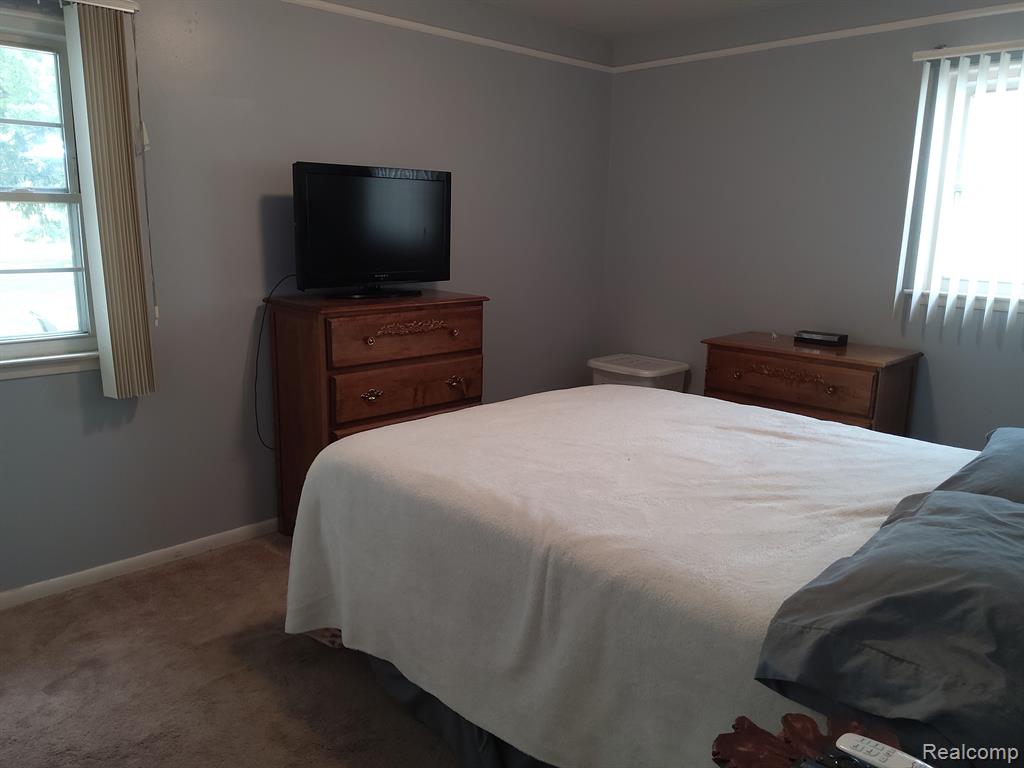 1058 Avon Manor Road Rochester Hills, MI 48307 - Photo 12 of 24