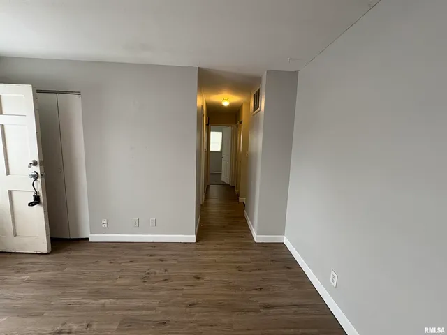 $1,199 | 6411 North Randwick Road, Peoria, IL 61615