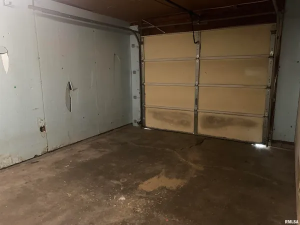 $1,199 | 6411 North Randwick Road, Peoria, IL 61615