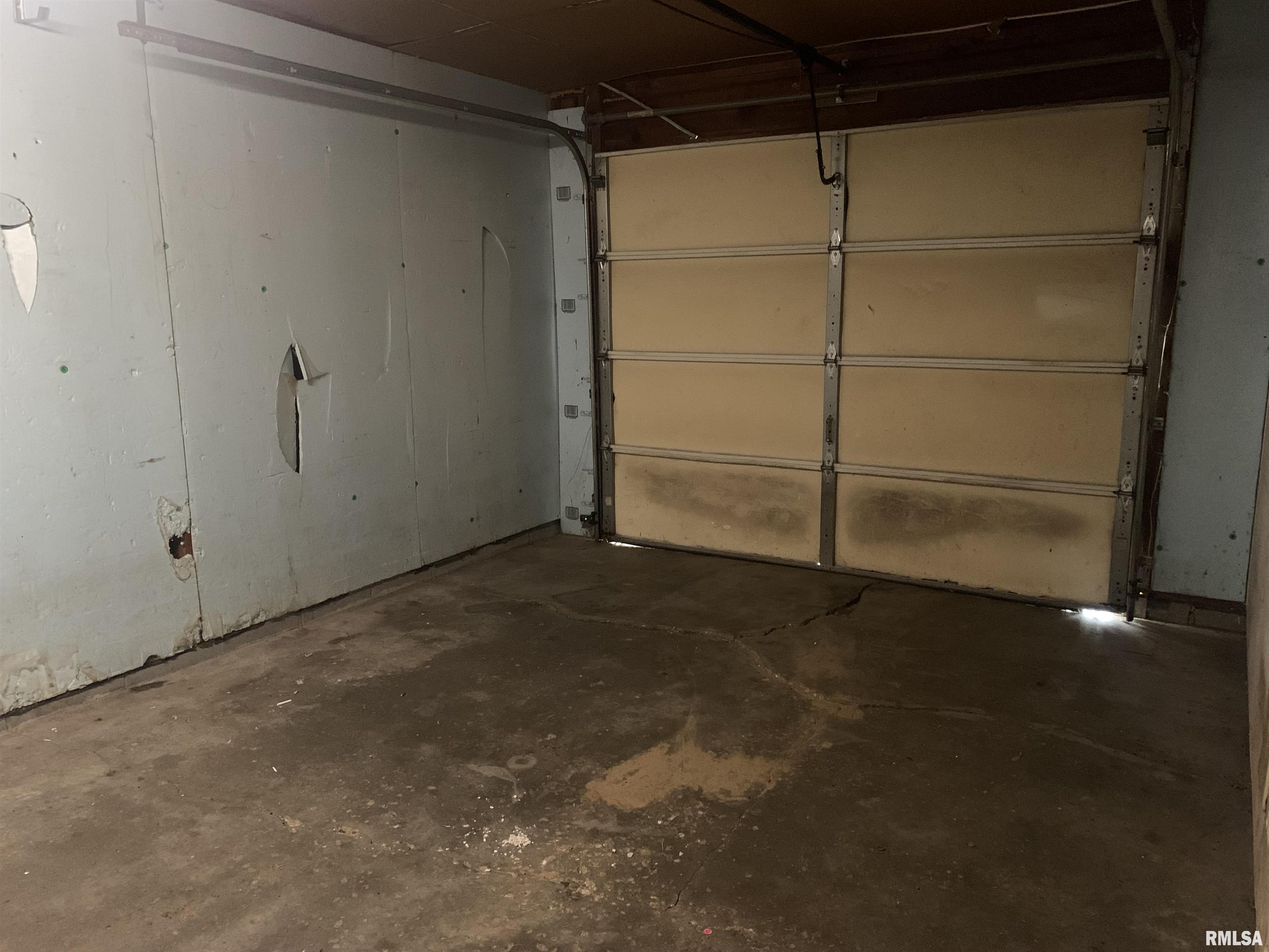 6411 North Randwick Road Peoria, IL 61615 - Photo 12 of 13