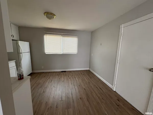 $1,199 | 6411 North Randwick Road, Peoria, IL 61615