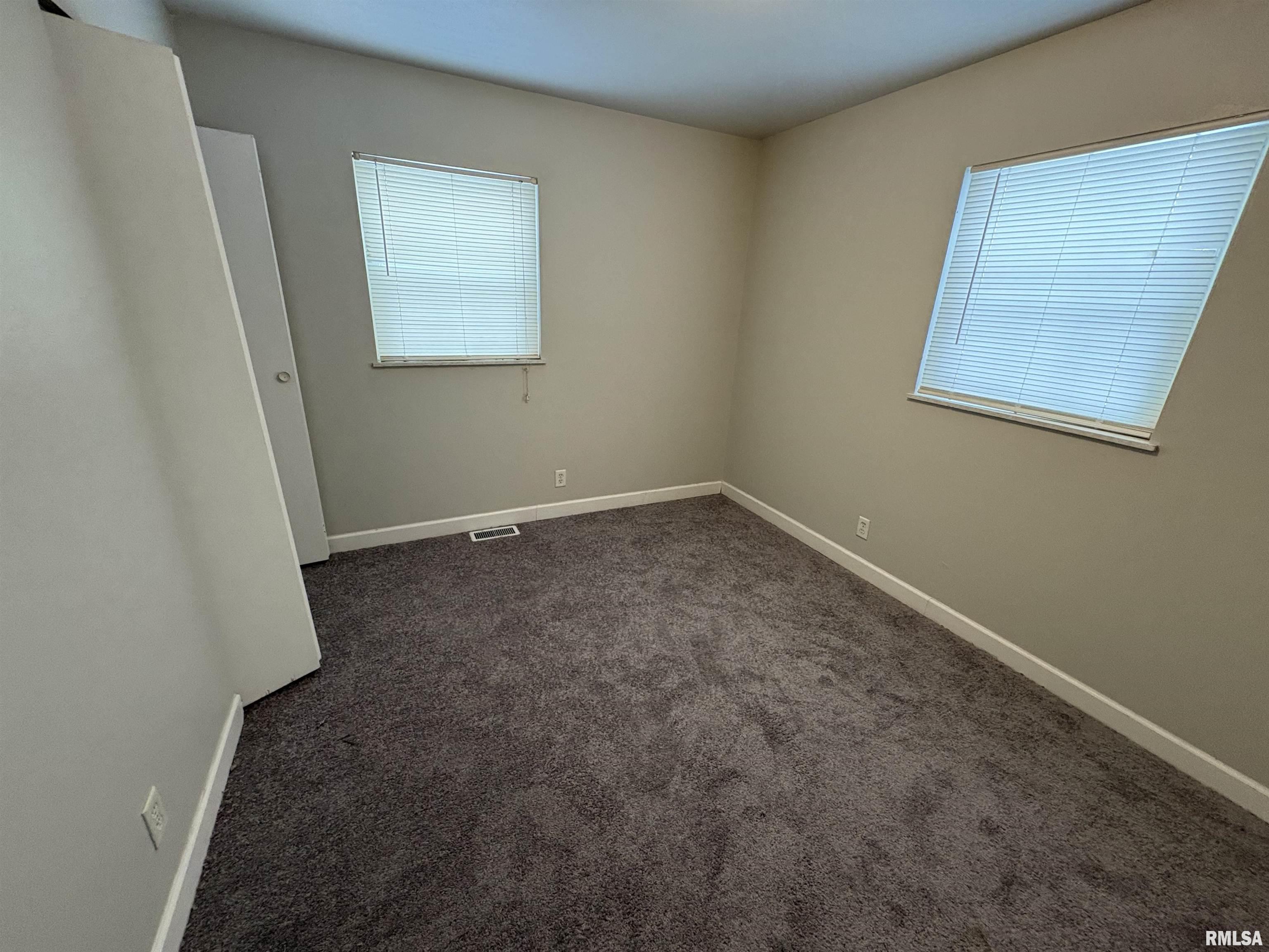 6411 North Randwick Road Peoria, IL 61615 - Photo 4 of 13