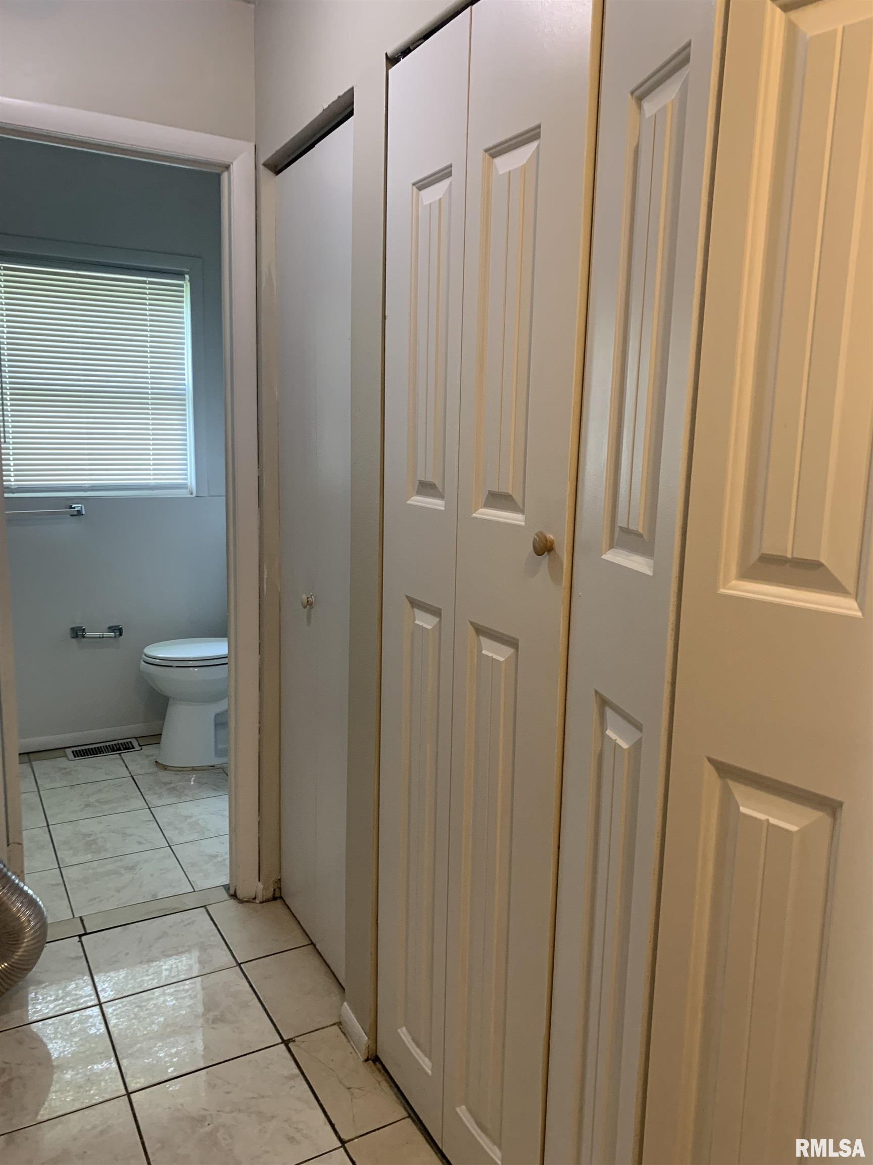 6411 North Randwick Road Peoria, IL 61615 - Photo 9 of 13