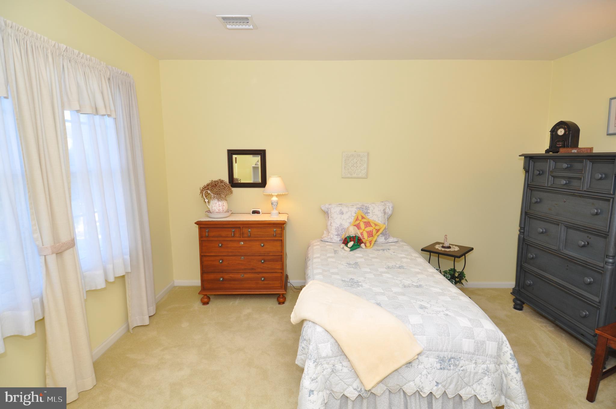 9 Cobblestone Court Columbus, NJ 08022 - Photo 16 of 37