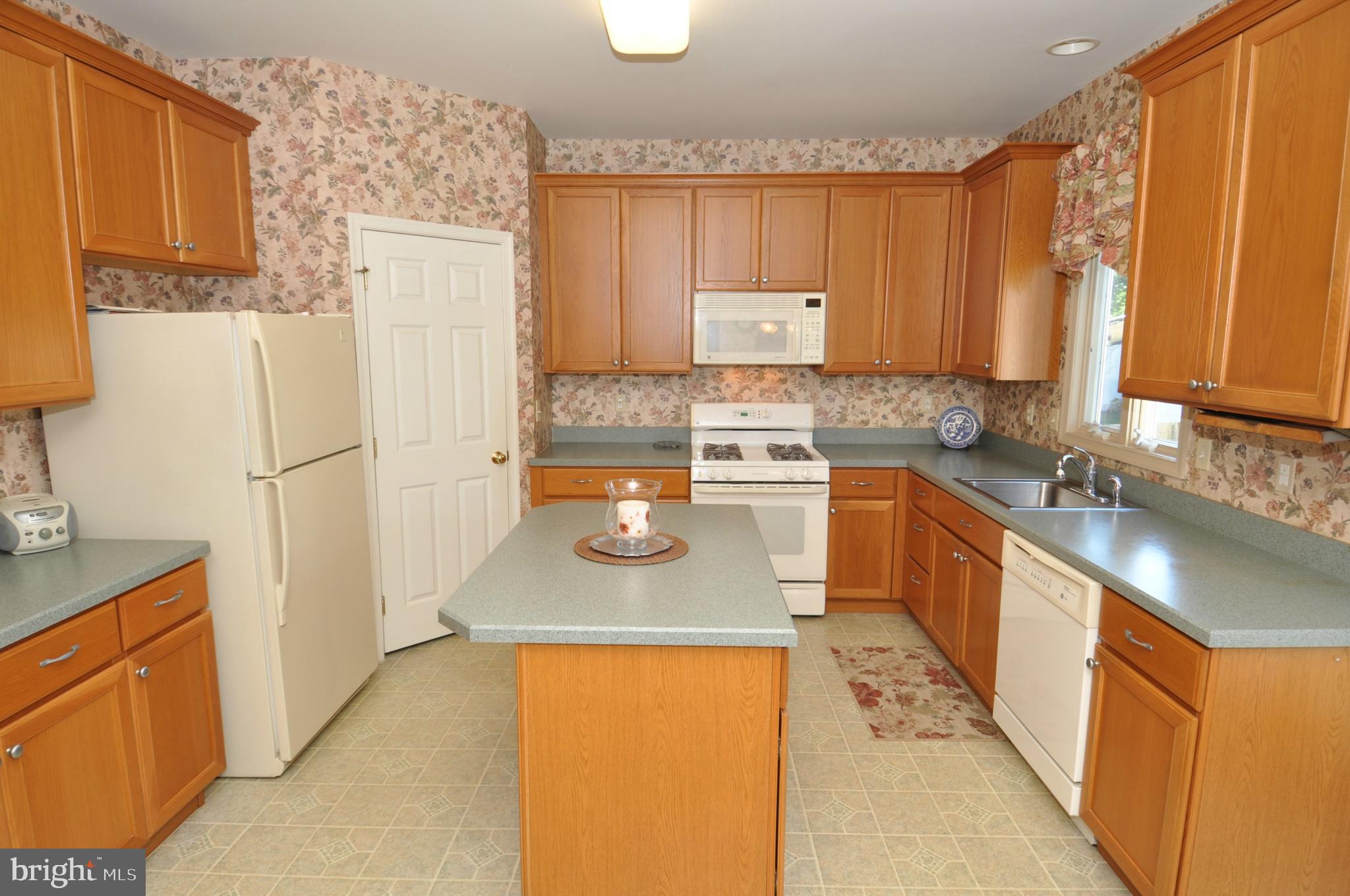 9 Cobblestone Court Columbus, NJ 08022 - Photo 10 of 37