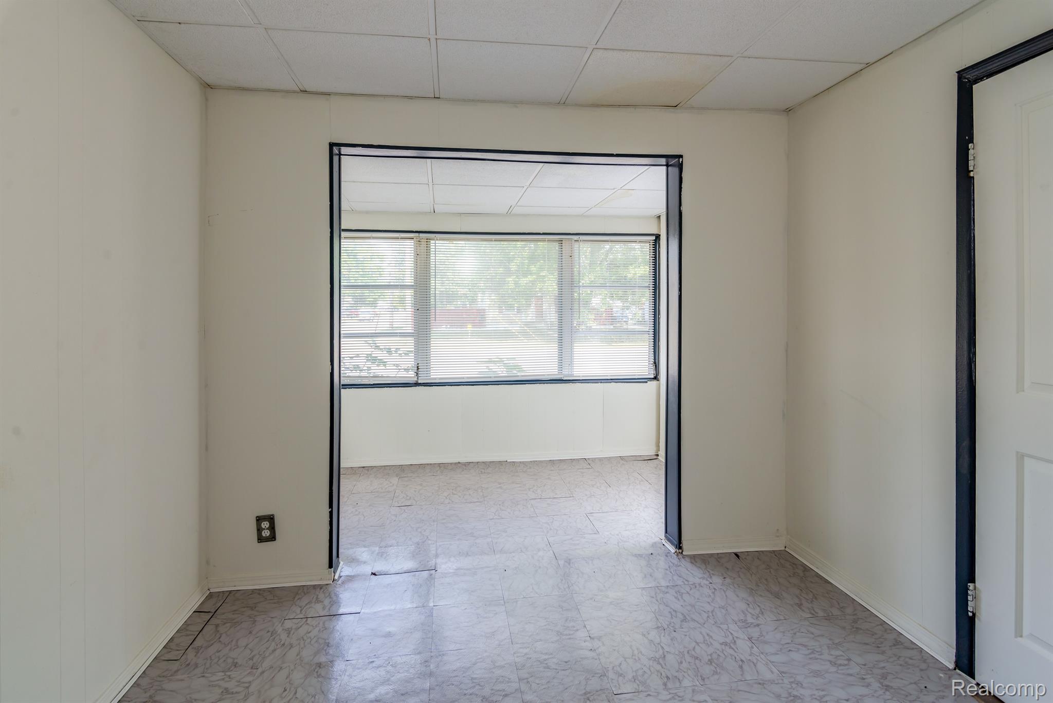 17610 12 Mile Road Roseville, MI 48066 - Photo 8 of 18 Gallery Image 8