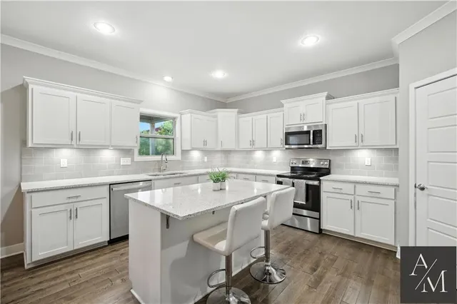 $599,900 | 10838 North Bristol Avenue, Kansas City, MO 64156