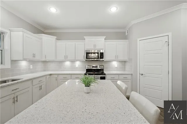 $599,900 | 10838 North Bristol Avenue, Kansas City, MO 64156