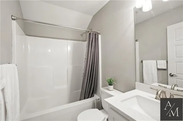 $599,900 | 10838 North Bristol Avenue, Kansas City, MO 64156