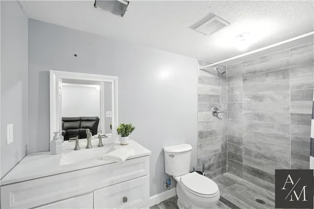 $599,900 | 10838 North Bristol Avenue, Kansas City, MO 64156