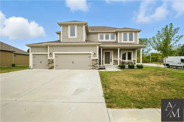 $599,900 | 10838 North Bristol Avenue, Kansas City, MO 64156