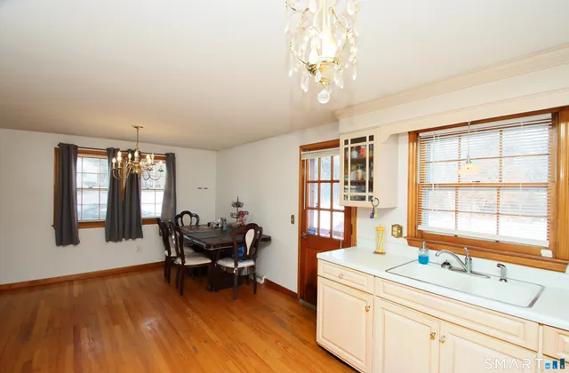 $364,900 | 384 Middletown Avenue, North Haven, CT 06473