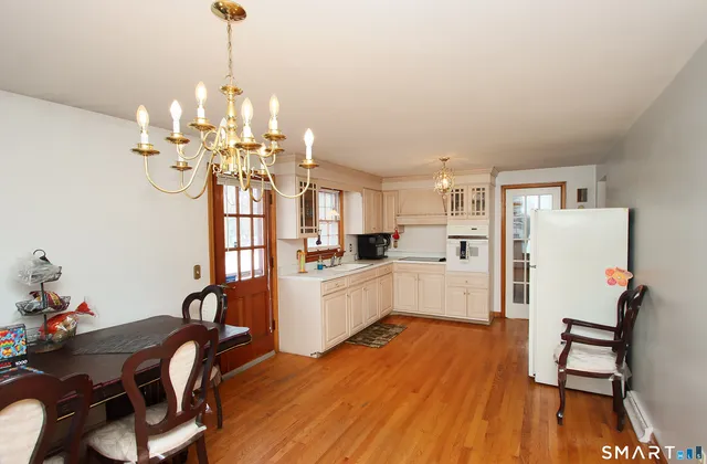 $364,900 | 384 Middletown Avenue, North Haven, CT 06473