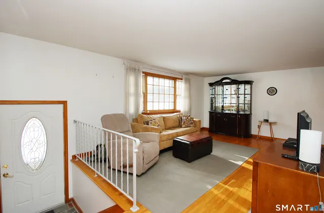 $364,900 | 384 Middletown Avenue, North Haven, CT 06473