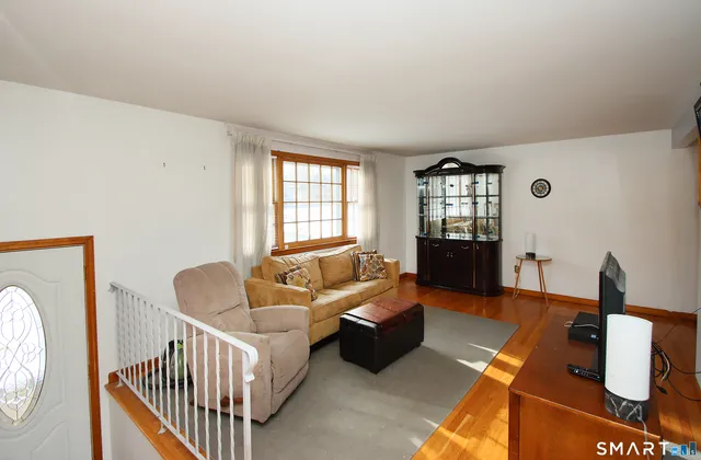 $364,900 | 384 Middletown Avenue, North Haven, CT 06473