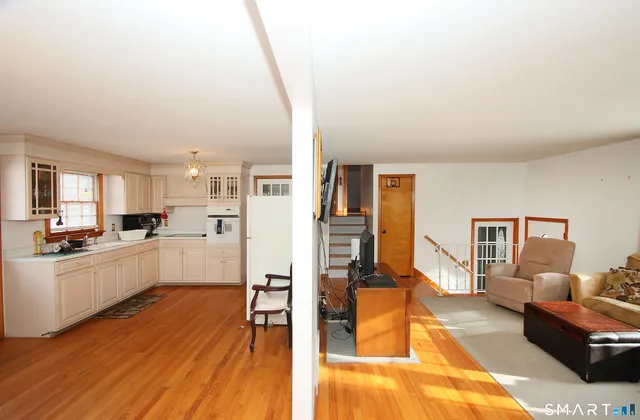 $364,900 | 384 Middletown Avenue, North Haven, CT 06473