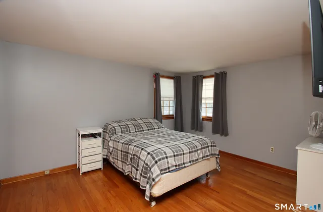 $364,900 | 384 Middletown Avenue, North Haven, CT 06473