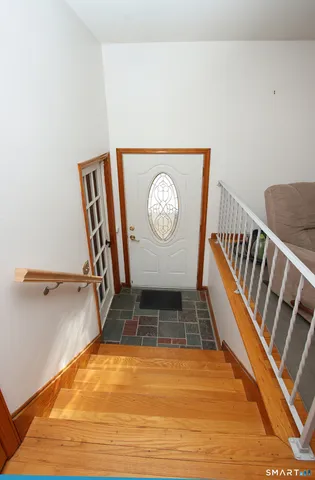 $364,900 | 384 Middletown Avenue, North Haven, CT 06473