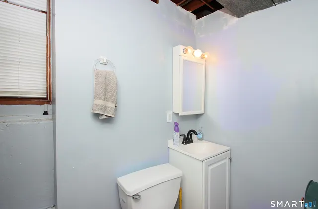 $364,900 | 384 Middletown Avenue, North Haven, CT 06473