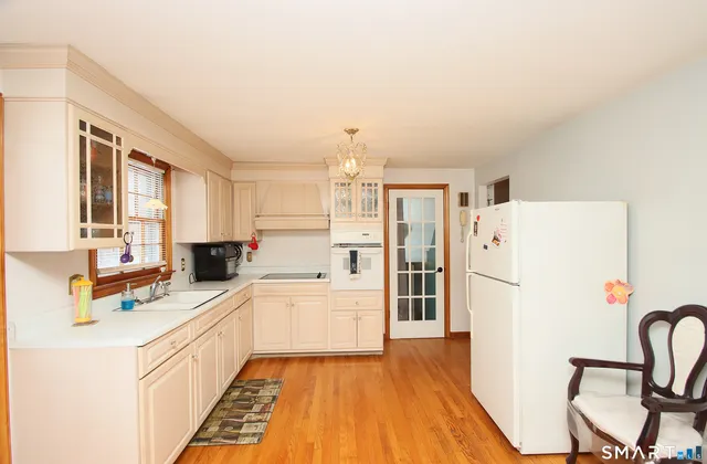 $364,900 | 384 Middletown Avenue, North Haven, CT 06473