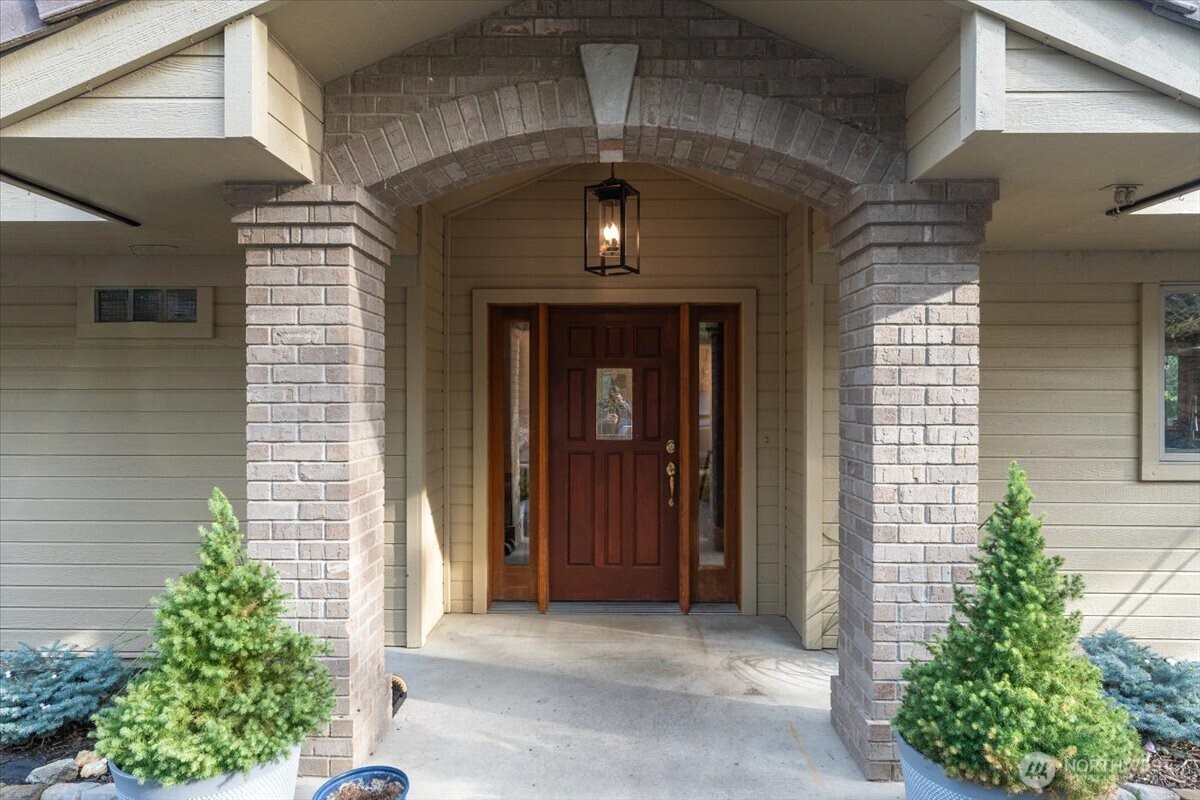 652 Meadows Drive North Wenatchee, WA 98801 - Photo 2 of 40