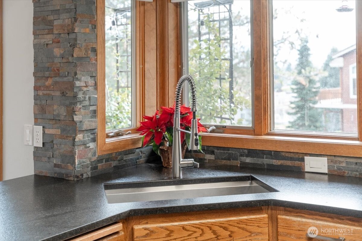 652 Meadows Drive North Wenatchee, WA 98801 - Photo 9 of 40