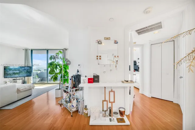 $800,000 | 1330 West Avenue, Unit 1904, Miami Beach, FL 33139