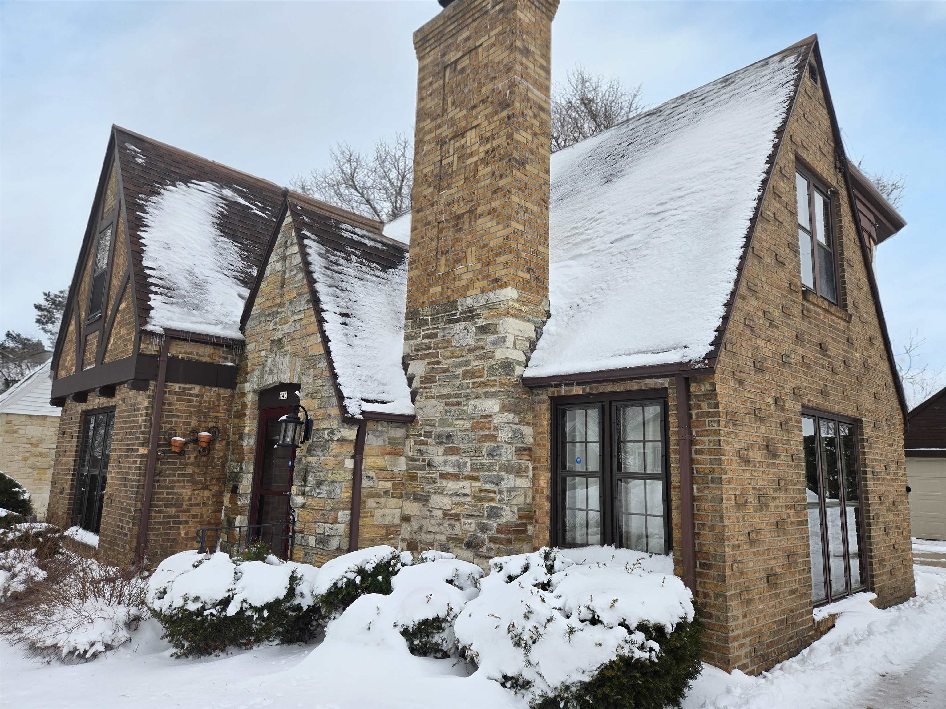 843 Wilson Street Manitowoc, WI 54220 - Photo 3 of 32