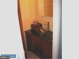 9550 State Rd., Unit 51A Philadelphia, PA 19114 - Photo 10 of 12 Bathroom