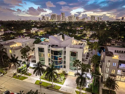 $2,400,000 | 301 Hendricks Isle, Unit 10, Fort Lauderdale, FL 33301