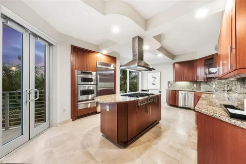$2,400,000 | 301 Hendricks Isle, Unit 10, Fort Lauderdale, FL 33301