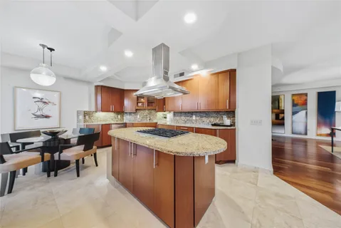 $2,400,000 | 301 Hendricks Isle, Unit 10, Fort Lauderdale, FL 33301