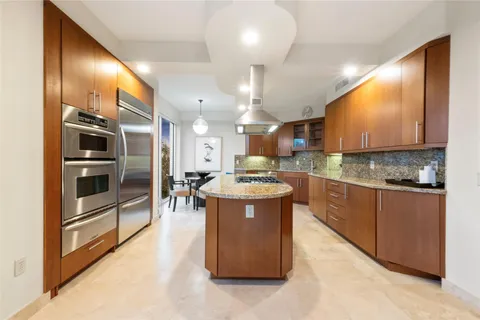 $2,400,000 | 301 Hendricks Isle, Unit 10, Fort Lauderdale, FL 33301