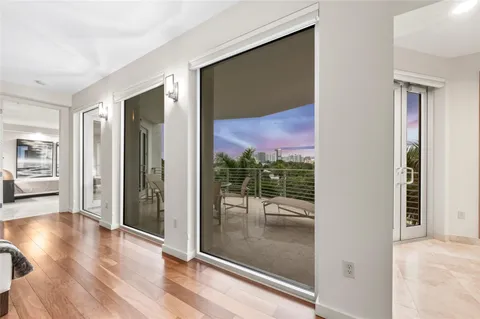 $2,400,000 | 301 Hendricks Isle, Unit 10, Fort Lauderdale, FL 33301