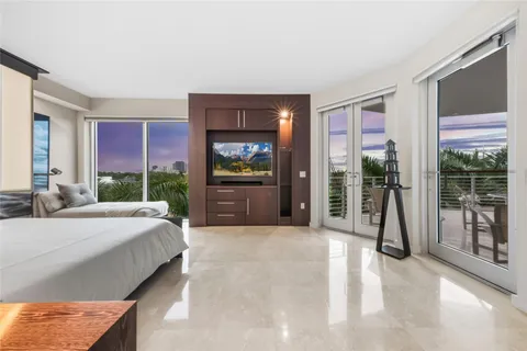 $2,400,000 | 301 Hendricks Isle, Unit 10, Fort Lauderdale, FL 33301