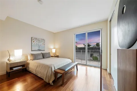 $2,400,000 | 301 Hendricks Isle, Unit 10, Fort Lauderdale, FL 33301