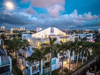 $2,400,000 | 301 Hendricks Isle, Unit 10, Fort Lauderdale, FL 33301
