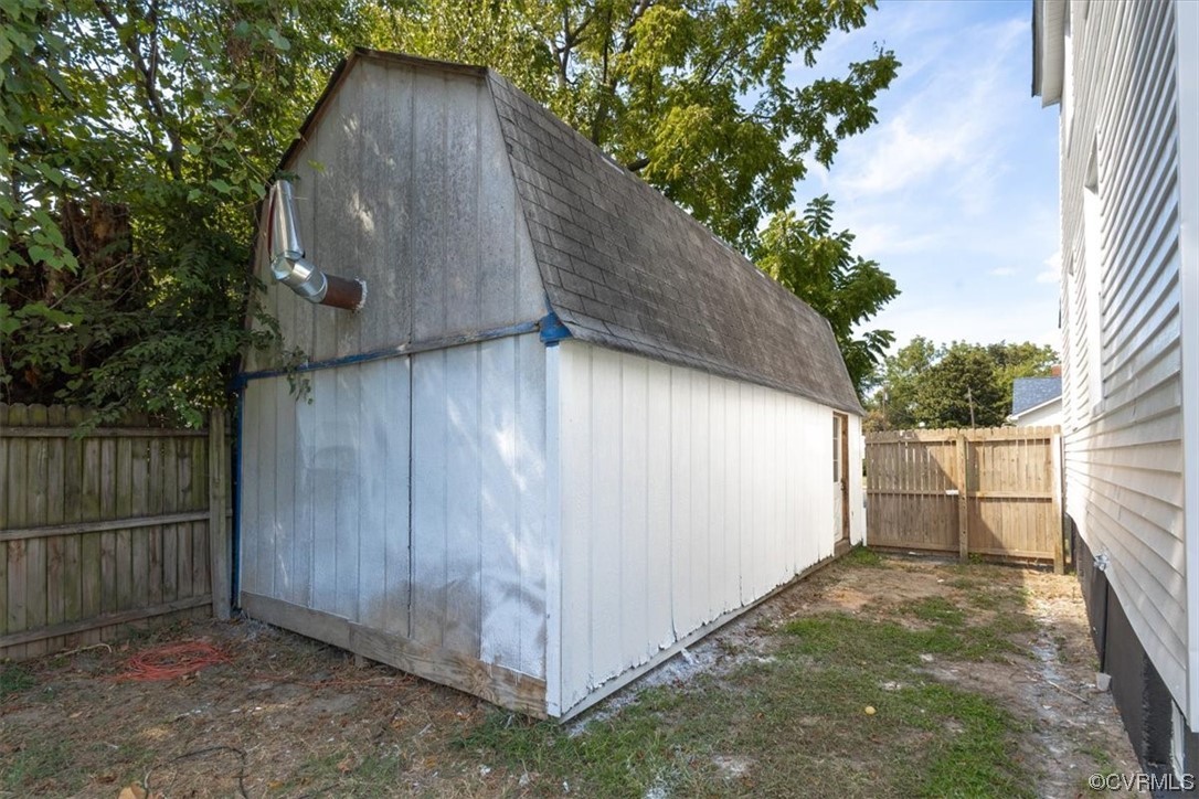 1006 Haskell Street Hopewell, VA 23860 - Photo 47 of 48 a backyard of a house