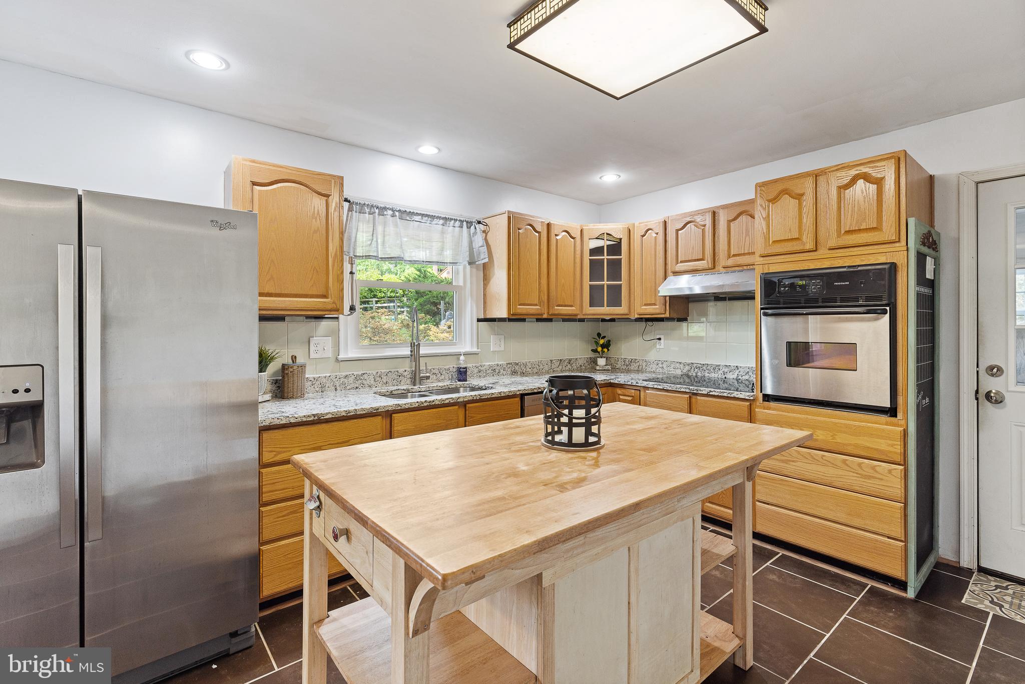 531 Cumberland Road Fredericksburg, VA 22405 - Photo 13 of 32 Kitchen with large island