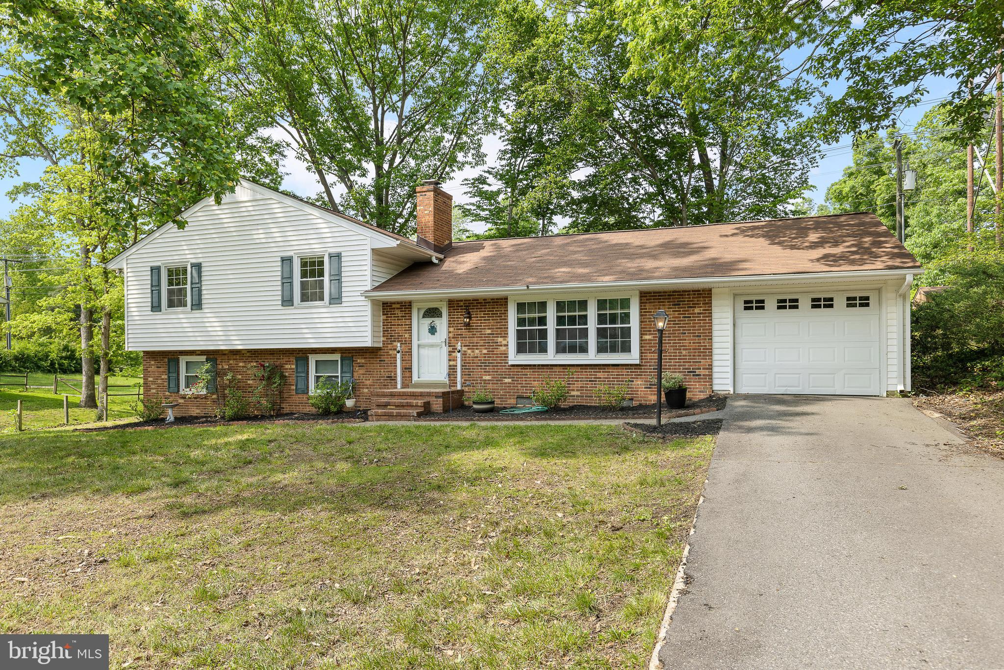 531 Cumberland Road Fredericksburg, VA 22405 - Photo 2 of 32 Front view - Home set back from the street