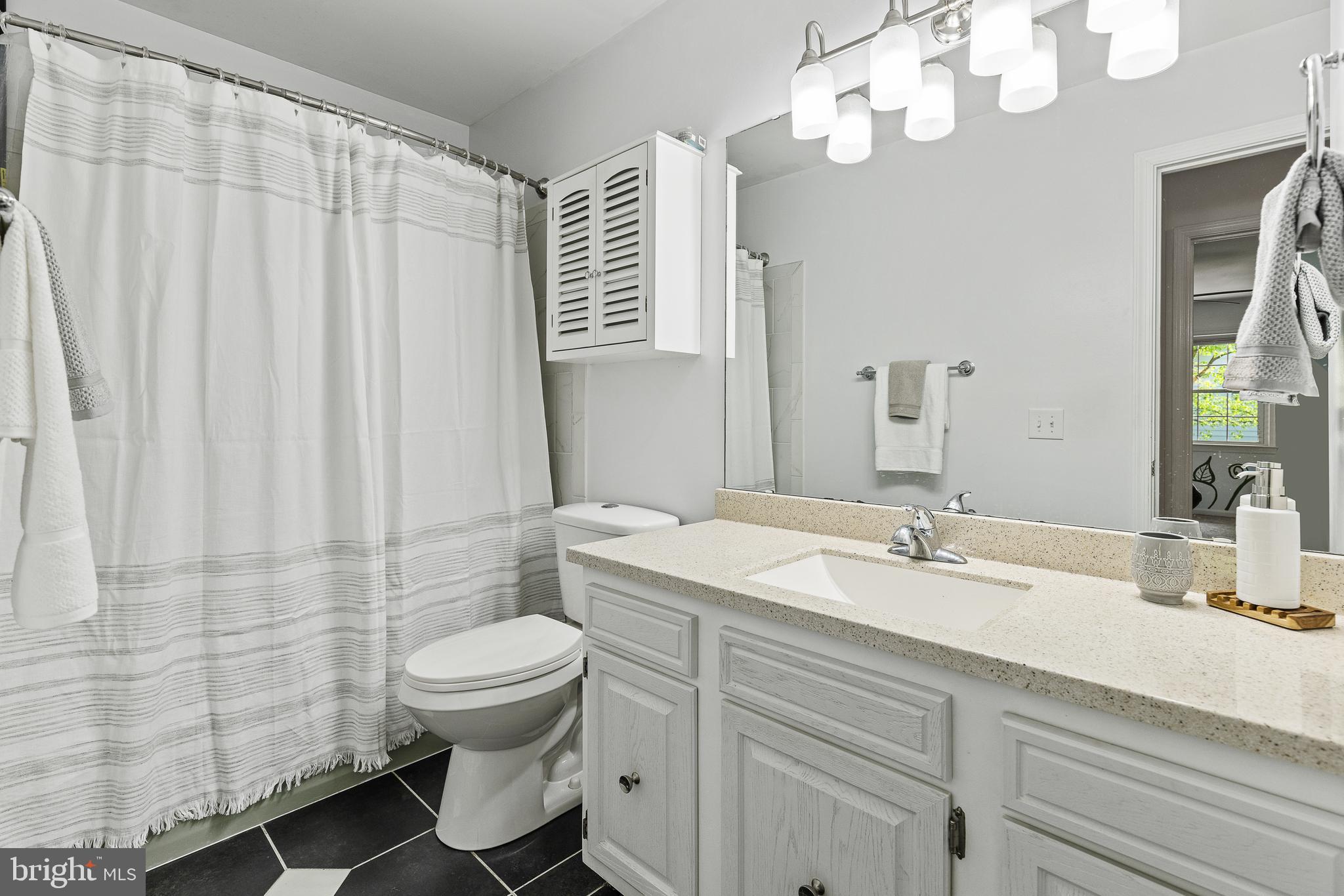 531 Cumberland Road Fredericksburg, VA 22405 - Photo 24 of 32 Hall full bath