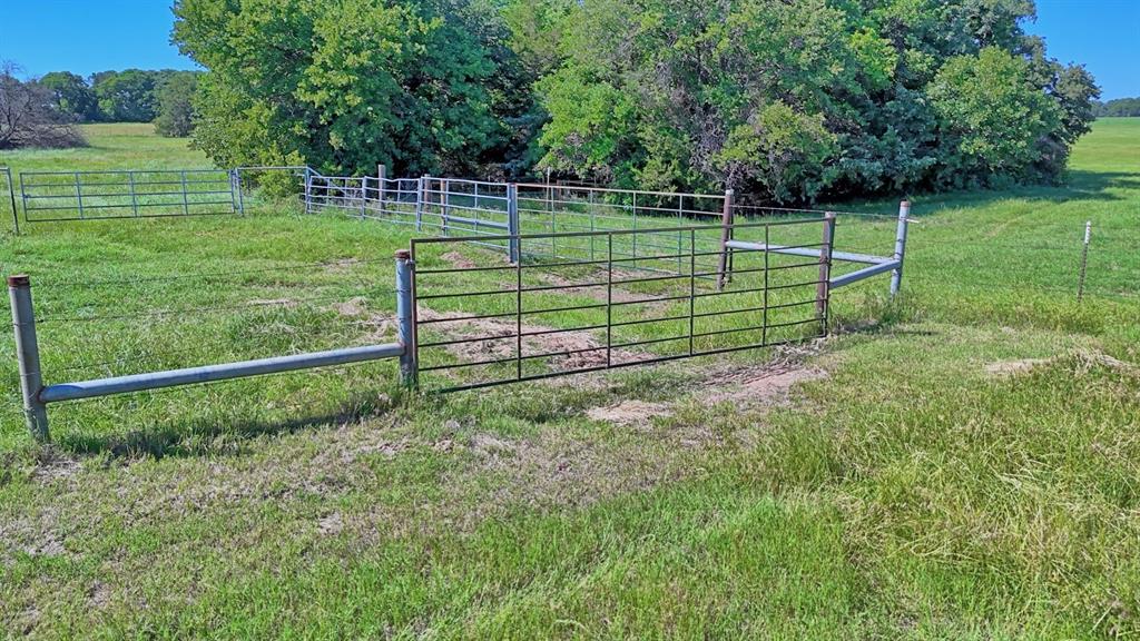 1580 Lama Road Bowie, TX 76230 - Photo 27 of 32