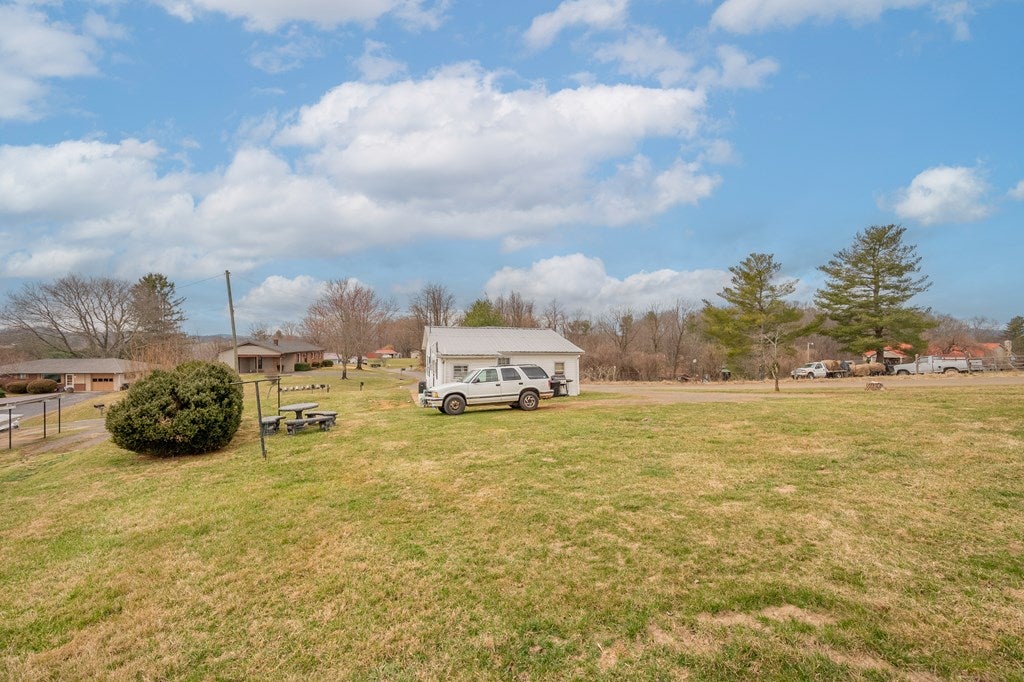 101 Frazier Road Galax, VA 24333 - Photo 27 of 28 Gallery Image 27