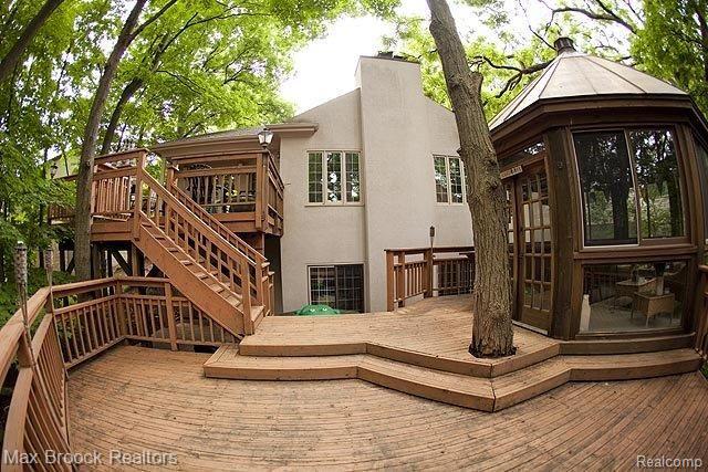 30719 Country Ridge Circle Farmington, MI 48331 - Photo 20 of 21 Large Deck