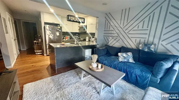 $3,000 | 19 Cleveland Avenue, Unit 3, Harrison, NJ 07029