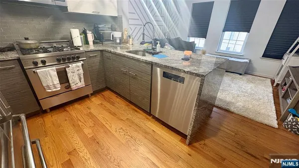 $3,000 | 19 Cleveland Avenue, Unit 3, Harrison, NJ 07029